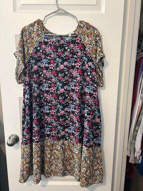 Umgee Floral Mixed-Print Shift Dress in Navy, Pink & Yellow